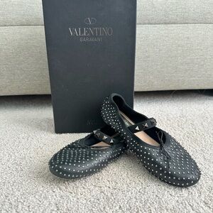 Authentic Valentino Garavani Noir Rockstud Ballet Flats size 35